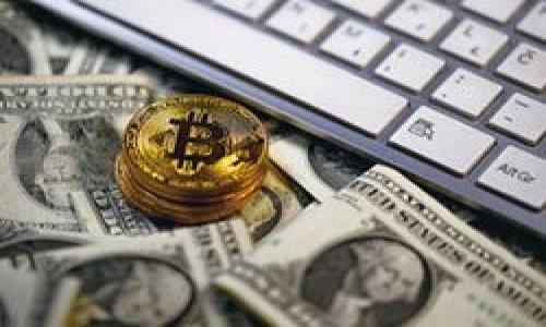    如何在 TP 钱包中购买 Luna 币：简单易懂的全流程指南  / 
 guanjianci  Luna币, TP钱包, 加密货币  /guanjianci 

 引言：加密货币的崛起 
近年来，加密货币的受欢迎程度如火如荼。无论是投资者期待的利润，还是对去中心化金融（DeFi）的探索，越来越多的人开始接触数字货币。在众多币种中，Luna币作为Terra生态系统的重要一员，其价值受到广泛关注。对于许多新手而言，选择适当的钱包以及了解购买流程是进入这一世界的第一步。本文将详细为你介绍如何在 TP 钱包中购买 Luna 币，帮助你顺利开始这段加密之旅。

 什么是 TP 钱包？ 
TP 钱包（Trust Wallet）是一个去中心化的移动数字货币钱包，旨在为用户提供简单、安全的加密资产管理体验。它支持多种币种和代币的存储、发送和接收。TP 钱包特别适合那些希望参与加密货币交易和 DeFi 项目的用户。用户可以轻松地在不同的区块链上进行交易，无需依赖中央机构。这种去中心化的特性使得 TP 钱包成为很多加密货币爱好者的首选。

 Luna 币的背景知识 
Luna 币是 Terra 生态系统的一部分，旨在为去中心化金融应用提供支持。Terra 网络通过稳定币的设计，旨在实现可编程的货币体系，推动更高效的金融交易和服务。Luna 的价值与其能够确保 Terra 生态中各种稳定币的价格稳定密切相关。随着 DeFi 的兴起，越来越多的用户希望通过 Luna 币参与这一市场。

 准备工作：下载与安装 TP 钱包 
在购买 Luna 币之前，首先需要在你的手机上下载和安装 TP 钱包。以下是简单的步骤：
ol
li打开你的手机应用商店（App Store 或 Google Play Store）。/li
li搜索“Trust Wallet”或“TP Wallet”。/li
li点击下载并安装应用。/li
li安装后，打开应用并创建一个新钱包或导入现有钱包。/li
/ol
请务必保管好你的钱包助记词，这是恢复钱包的唯一方式。切勿将其分享给他人。

 充值资金：准备购买 Luna 币 
在 TP 钱包中购买 Luna 币前，需要确保钱包内有可用资金。你可以通过多种方式给你的钱包充值，例如通过银行转账、购买其他加密货币等。下面是一些常见的充值方式：
ol
listrong通过信用卡或借记卡购买：/strong某些平台允许用户使用传统的信用卡或借记卡直接购买加密货币。你可以在这些平台上购买比特币或以太坊，然后再转入你的 TP 钱包。/li
listrong通过其他钱包转账：/strong如果你已经拥有其他加密货币钱包，可以将资金通过区块链转账到 TP 钱包。/li
listrong使用交易所：/strong在大型加密货币交易所（如 Binance、Coinbase）中购买加密货币，然后将其转移至 TP 钱包。确保你获得了 Luna 币或其支撑的稳定币。/li
/ol

 在 TP 钱包中购买 Luna 币的步骤 
当你成功将资金转入 TP 钱包后，就可以开始购买 Luna 币了。具体步骤如下：
ol
li打开 TP 钱包应用，确保你已登录。/li
li在主屏幕上，找到“浏览”或“去中心化交易所（DEX）”的选项。/li
li选择一个支持 Luna 币的去中心化交易所，如 PancakeSwap 或 Uniswap。/li
li在交易界面中，选择你想要购买的 Luna 币，并输入购买的金额。/li
li确认交易信息无误后，点击“确认”或“买入”。/li
/ol
请注意，由于网络拥堵，交易可能需要一定时间才能完成。在等待期间，可以随时查看交易状态。

 注意事项：风险与安全 
虽然购买 Luna 币的过程相对简单，但在参与这一市场时需要保持警惕。以下几点是投资者在交易过程中应该考虑的：
ul
listrong保持信息更新：/strong加密市场波动较大，确保你对相关信息保持关注。/li
listrong小额投资：/strong建议初次投资者从小额开始，逐渐学习和熟悉市场规律。/li
listrong安全性优先：/strong确保你的 wallets、交易账户和助记词的安全，不要随便分享。/li
listrong了解项目：/strong对于投资的每一个币种，都要进行深入了解，确保其有真实的价值和未来。对于 Luna 币，深入研究 Terra 生态系统是相当必要的。/li
/ul

 结束语：未来的投资机会 
随着加密货币市场的发展，Luna 币在 Terra 生态系统中的角色将愈发重要。希望你能通过 TP 钱包的购买流程，顺利进入这一领域，抓住可能的投资机会。正如每一位加密爱好者所感受到的，这将是一个充满挑战和机遇的旅程。记得理性投资，保持耐心，并与其他用户交流学习。欢迎你加入这个令人兴奋的数字货币世界！ 

 额外资源推荐 
如果你希望进一步了解加密货币和区块链技术，以下资源可能会对你有所帮助：
ul
lia href=